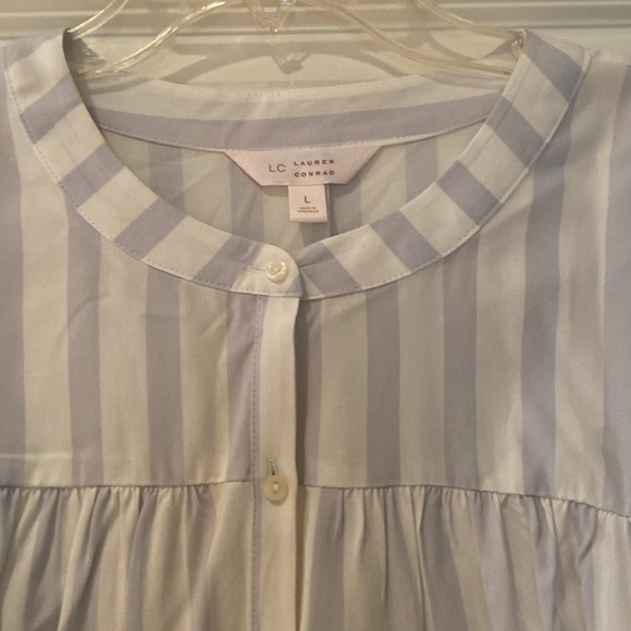 Blouse - Picture 2 of 3